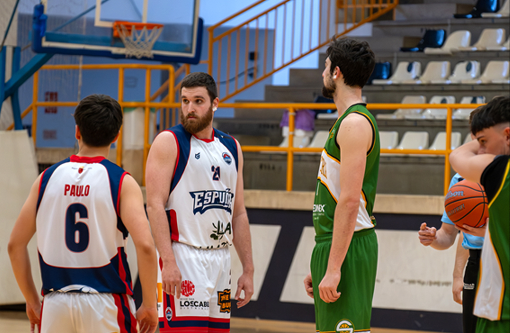 El equipo s�nior de 1� Divisi�n del Club de Baloncesto Sierra Espu�a certifica su descenso de categor�a